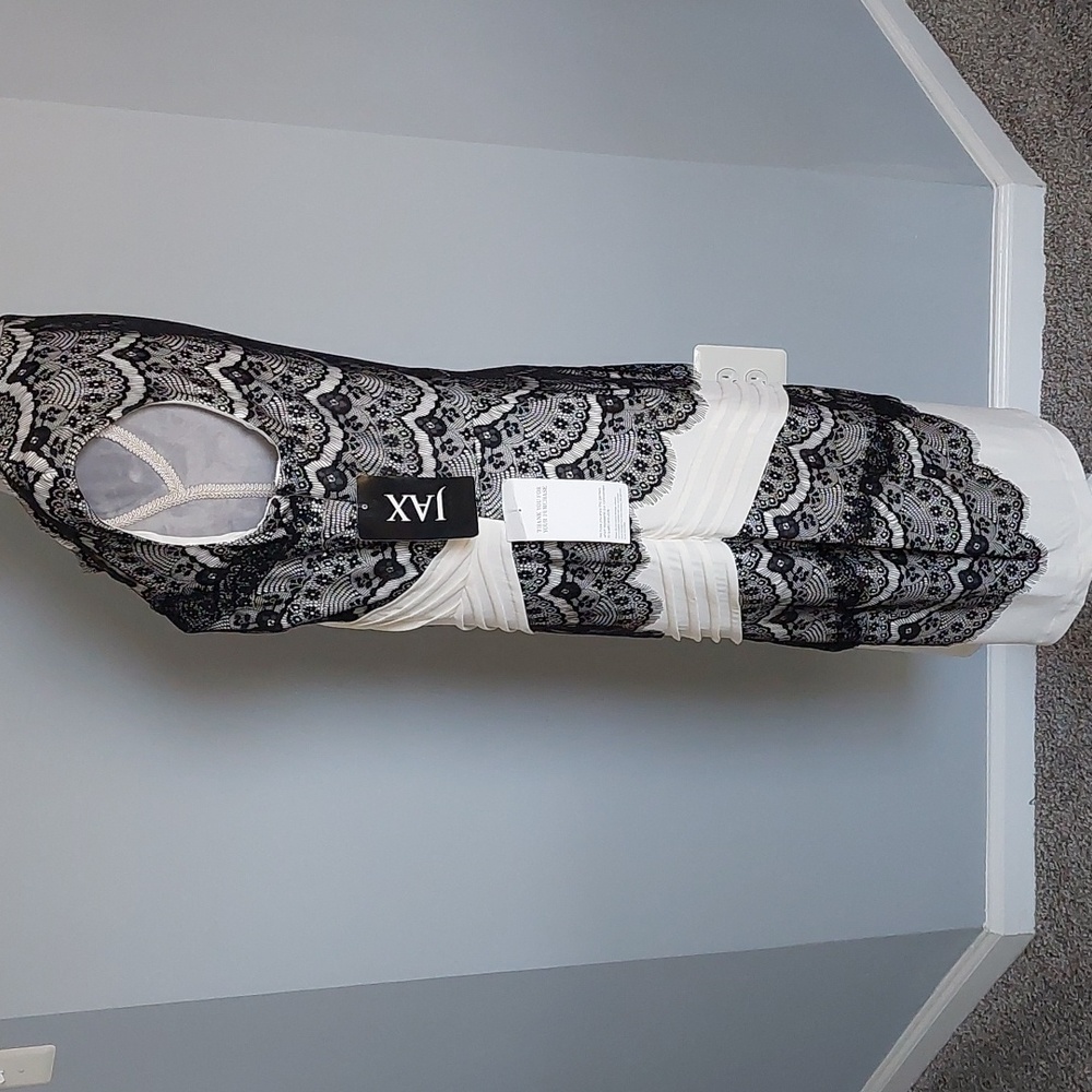 NWT Jax cocktail dress, white with black lace, Size 14 - Picture 4 of 9